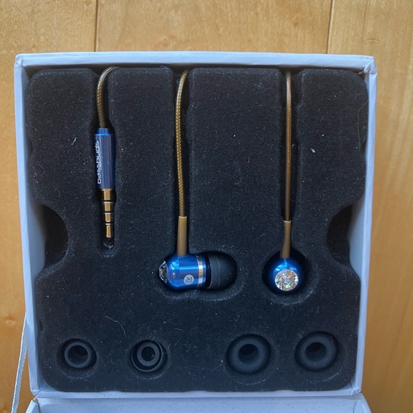 Basebuds 2012 Collection with Swarovski elements - Picture 2 of 7